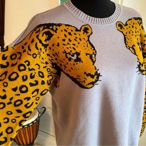 SWEATER LEOPARD 🐆 Print on Gray Long Sleeve Pullover Sweater! Like new!